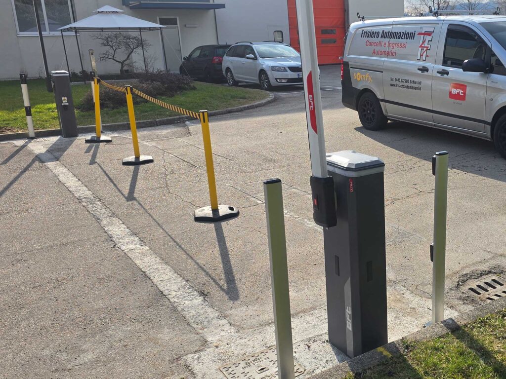 Sbarra automatica BFT per controllo accessi veicolare